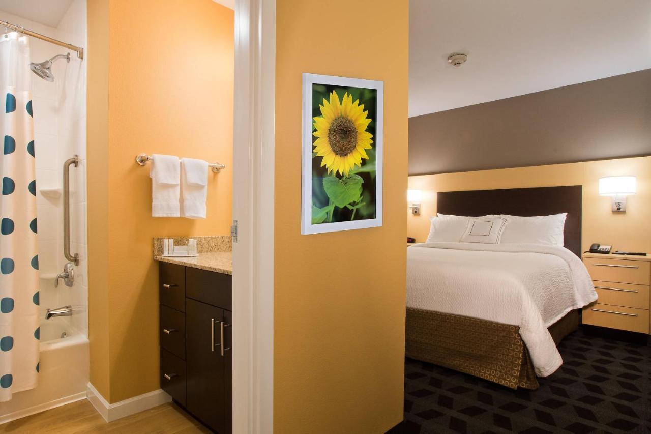 Towneplace Suites By Marriott Dodge City Extérieur photo