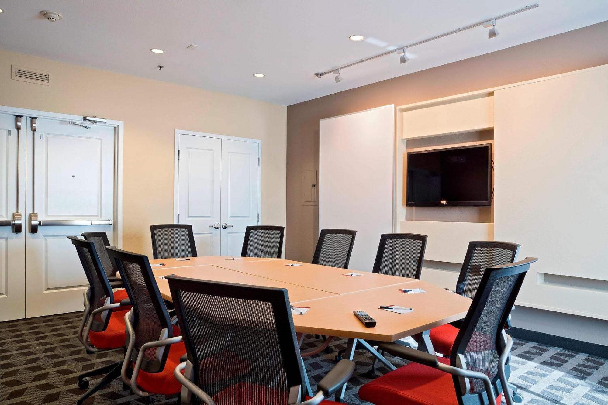 Towneplace Suites By Marriott Dodge City Extérieur photo
