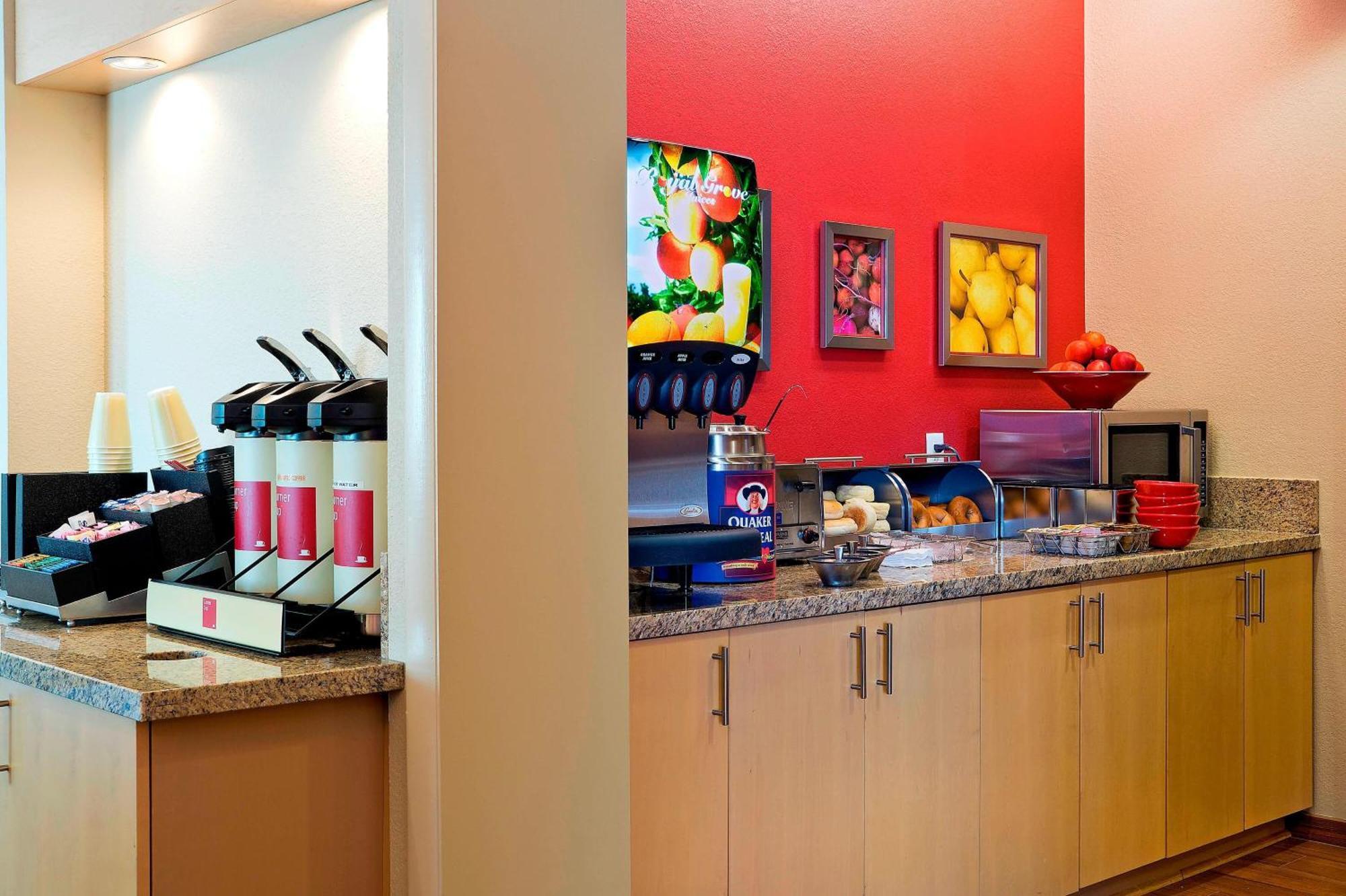 Towneplace Suites By Marriott Dodge City Extérieur photo