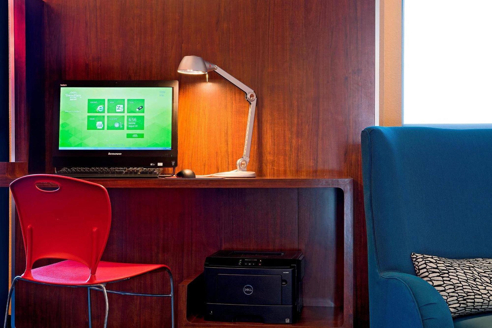 Towneplace Suites By Marriott Dodge City Extérieur photo