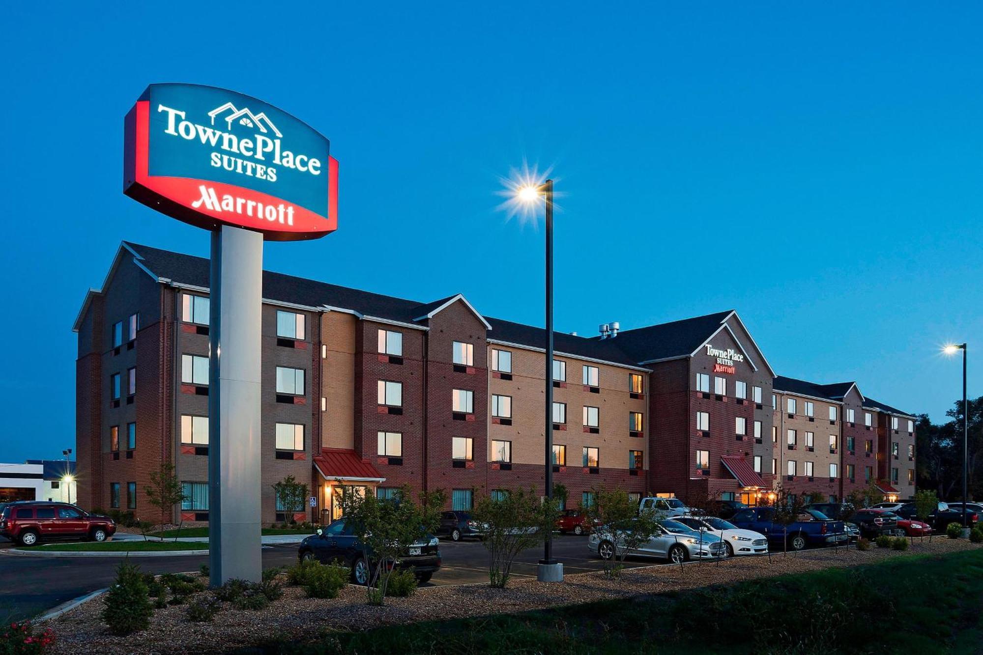 Towneplace Suites By Marriott Dodge City Extérieur photo