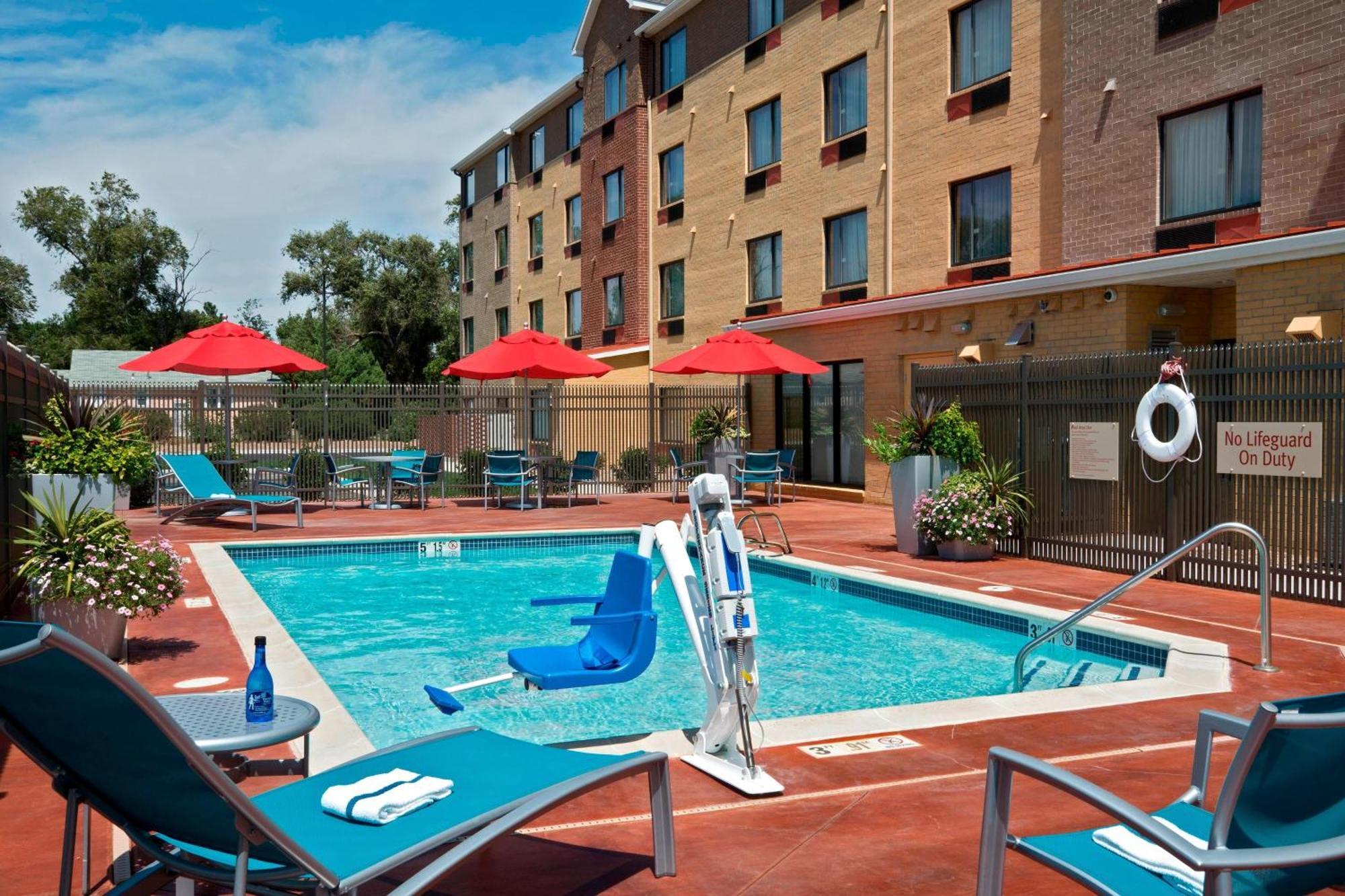 Towneplace Suites By Marriott Dodge City Extérieur photo