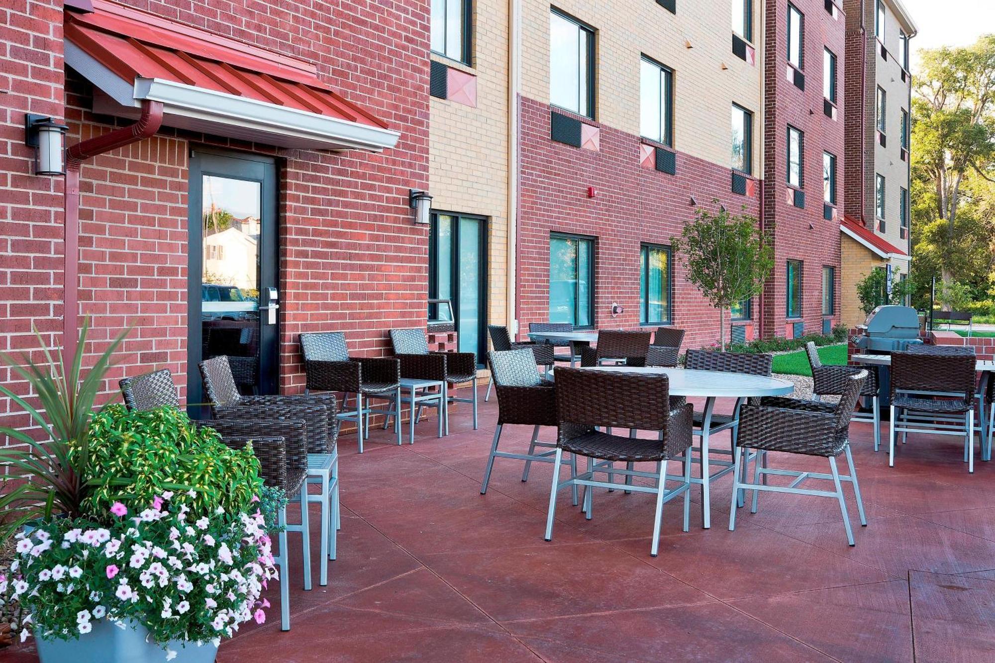 Towneplace Suites By Marriott Dodge City Extérieur photo