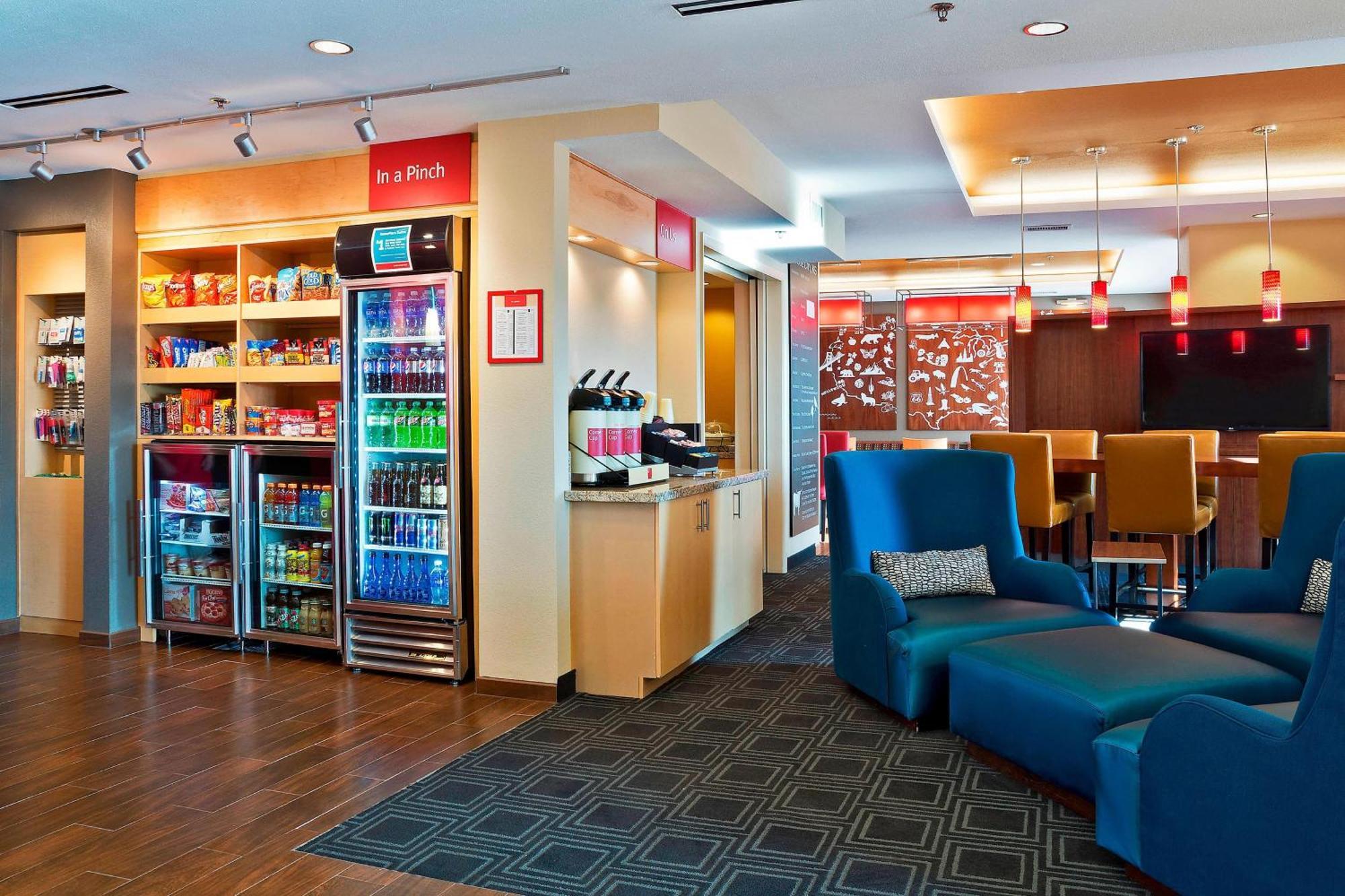 Towneplace Suites By Marriott Dodge City Extérieur photo