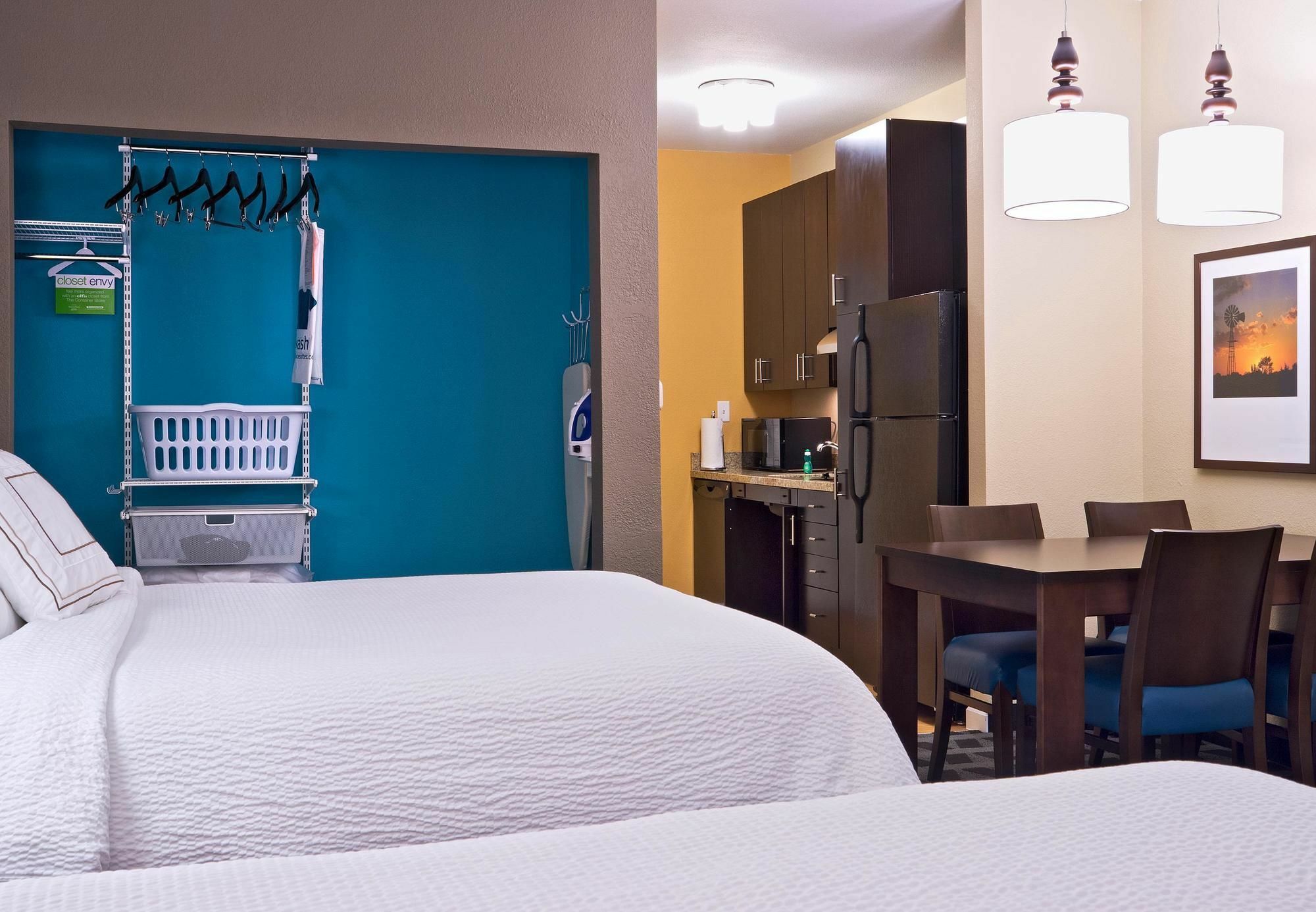 Towneplace Suites By Marriott Dodge City Extérieur photo
