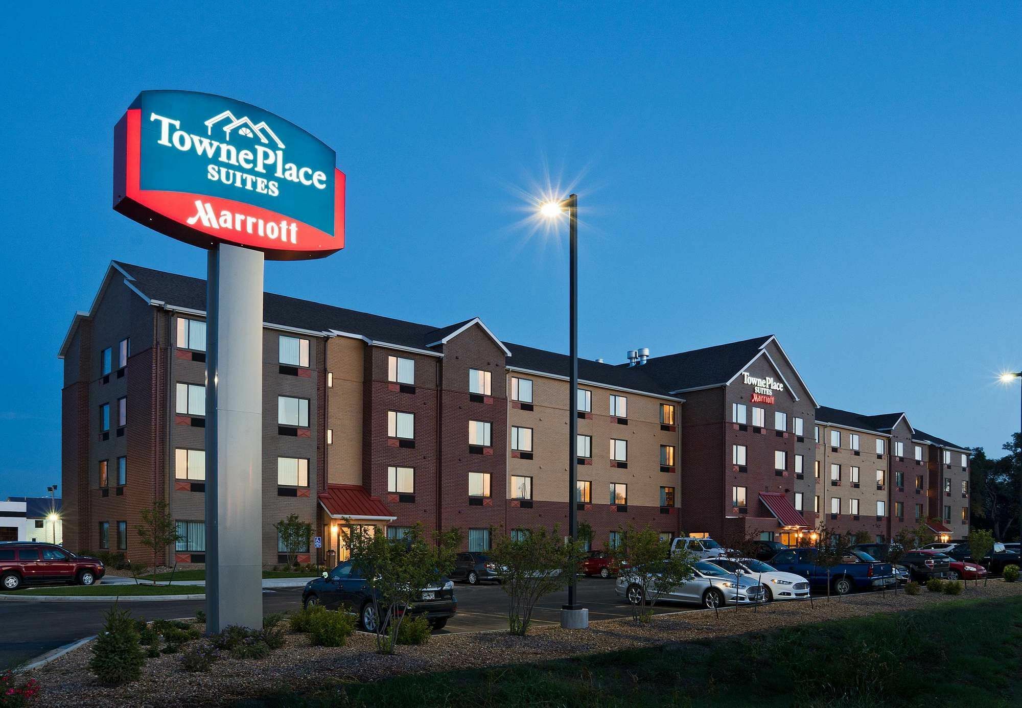 Towneplace Suites By Marriott Dodge City Extérieur photo